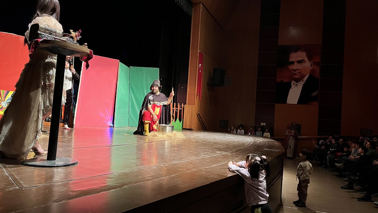 Kahramanmaraş'ta Çocuklarla Renkli Bir Gün: Büyücü ve Fare Etkinliği!