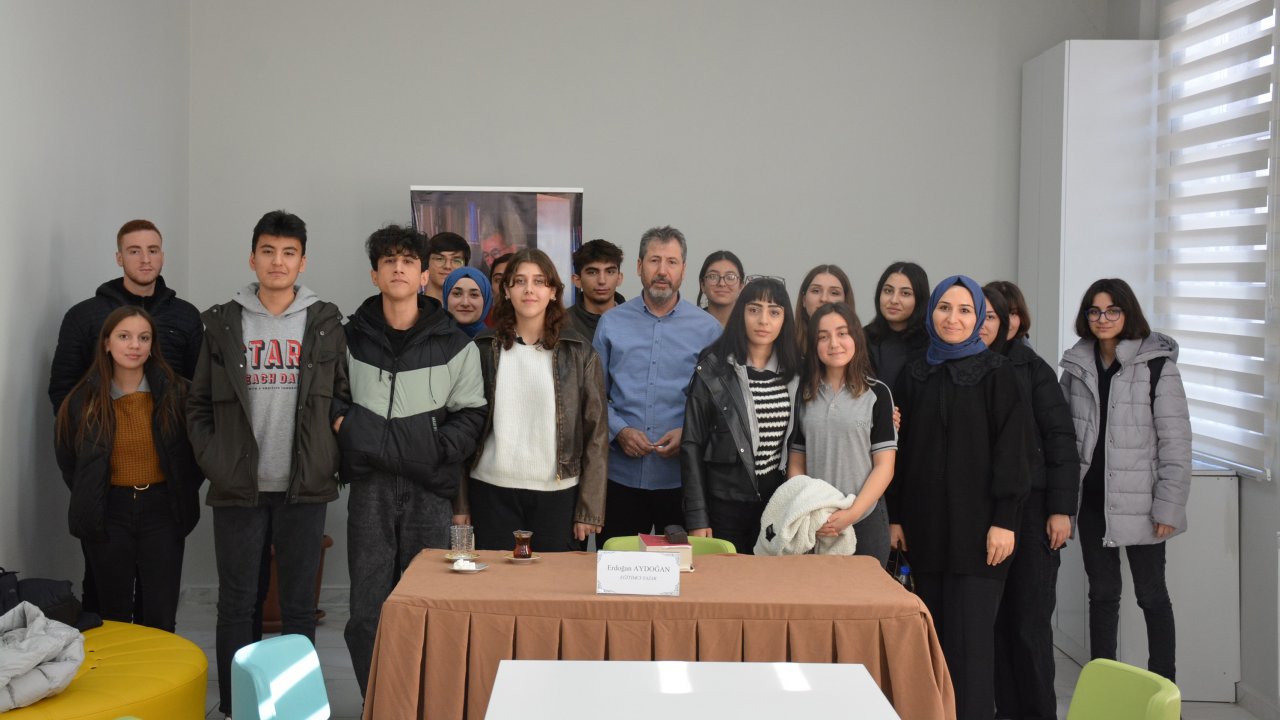 Kahramanmaraş'ta Kültür Şöleni: Kütüphane Söyleşileri Heyecanı Devam Ediyor!