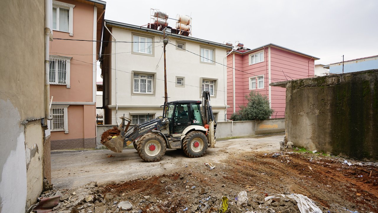 Temiz Bir Kahramanmaraş İçin: Mahallelerdeki İnşaat Atıkları Temizleniyor