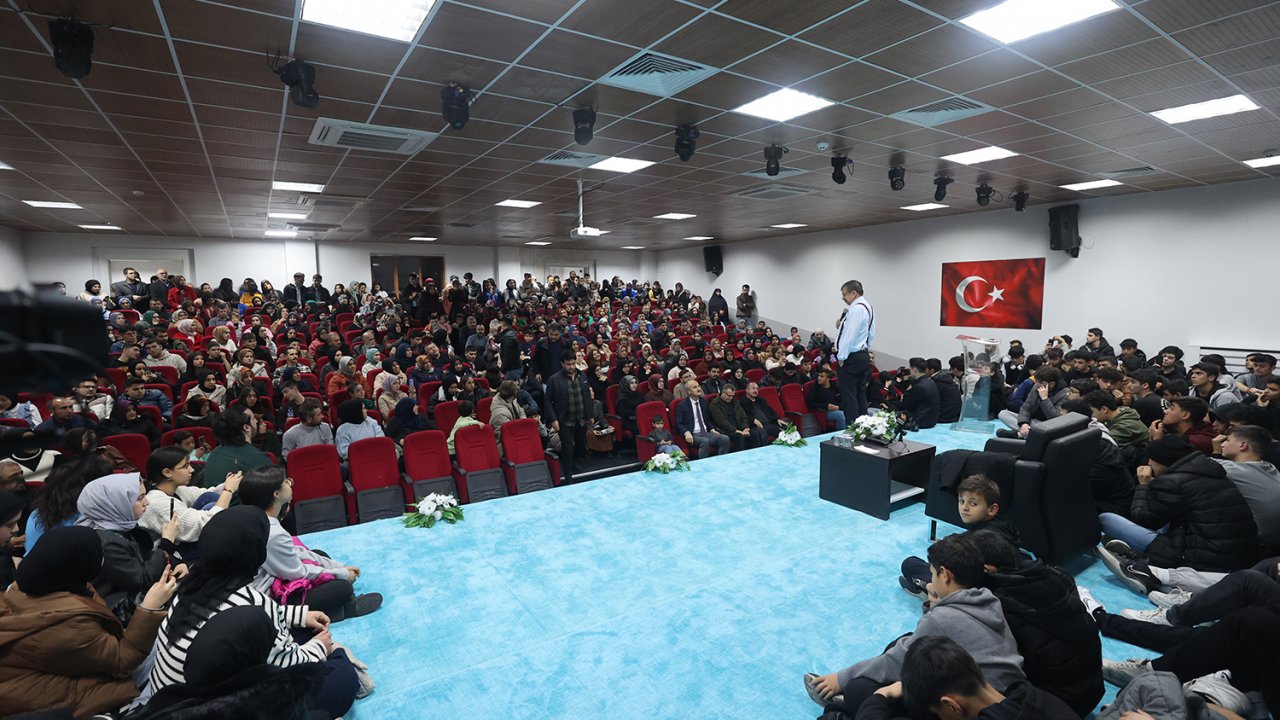 Hayati İnanç'ın İlham Dolu Konuşması: Dulkadiroğlu'nda Unutulmaz Anlar