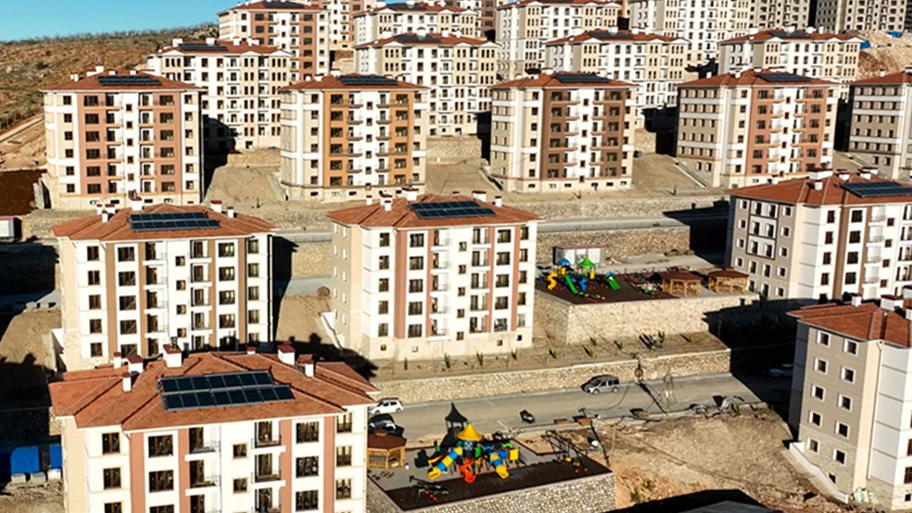 Kahramanmaraş'taki Deprem Konutları: Afetzedelerin 'Sur' Benzetmesi!