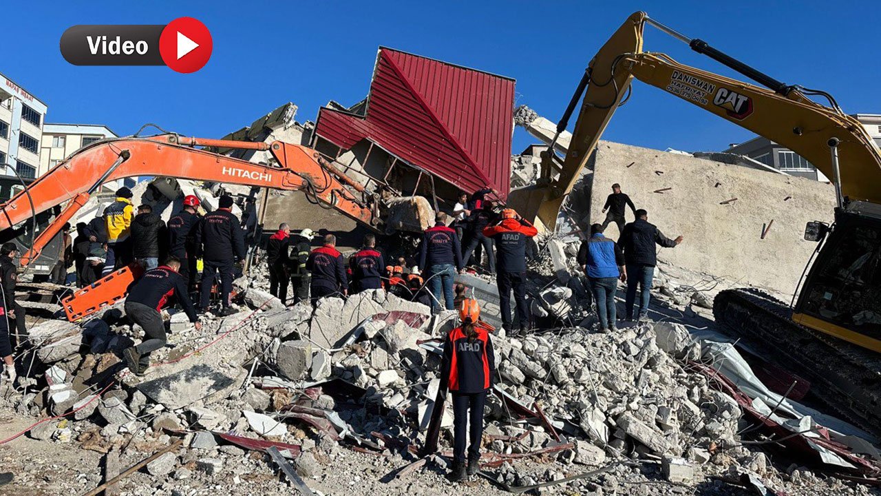 Kahramanmaraş’ta Yıkım Sırasında Bina Çöktü Operatör Enkazın Altında Kaldı!