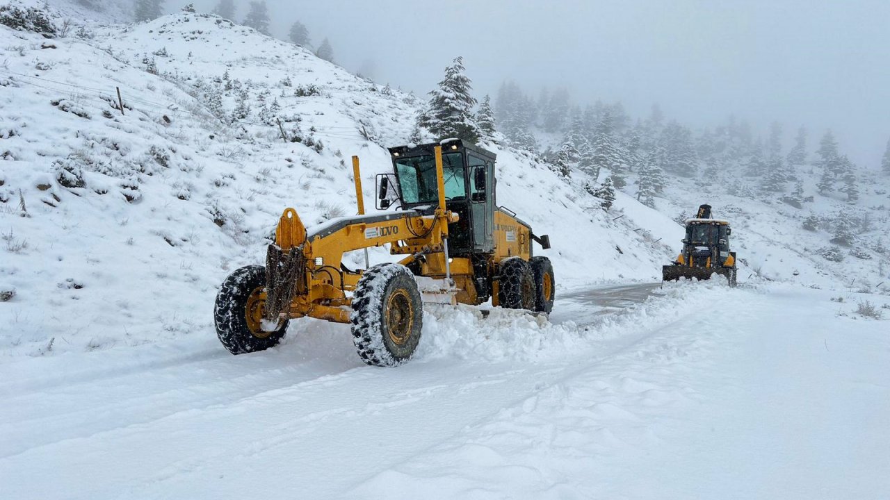 Kışın Zorlu Koşullarında Kahramanmaraş Belediyesi Çalışmalarına Devam Ediyor!