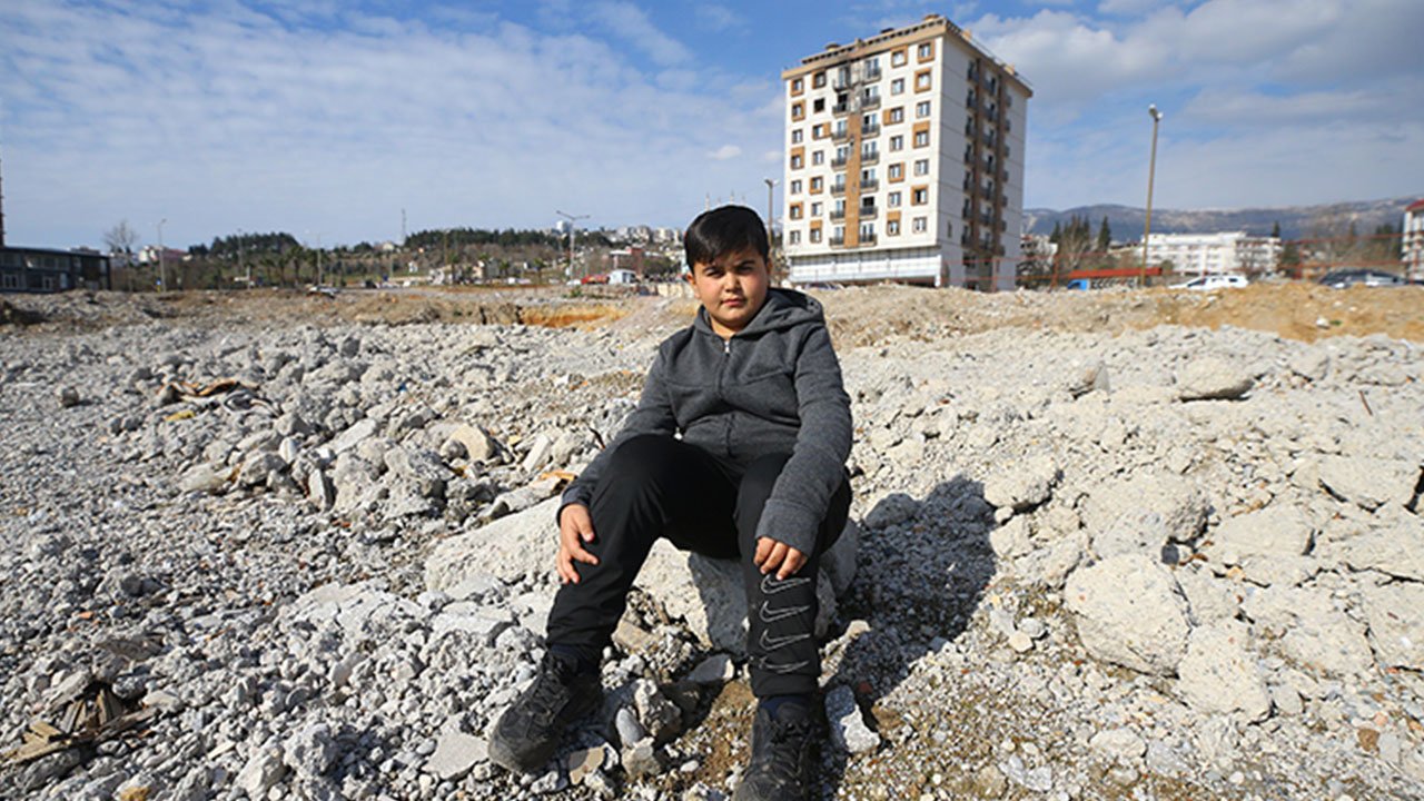 Kahramanmaraş'ta Ailesini Kaybettiği Ebrar Sitesi Enkazından Çıkarılan Mehmet, Amcasına Emanet