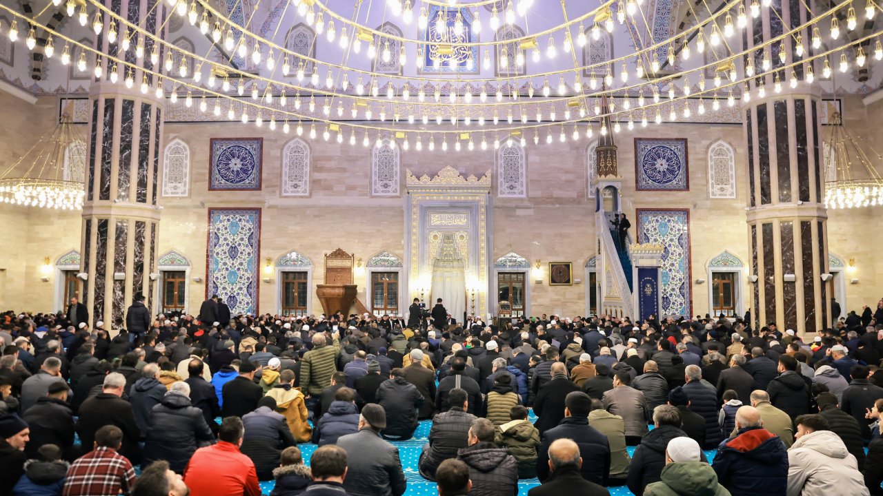 Deprem Şehitleri İçin Kahramanmaraş'ta Hatm-i Şerif Programı Düzenlendi