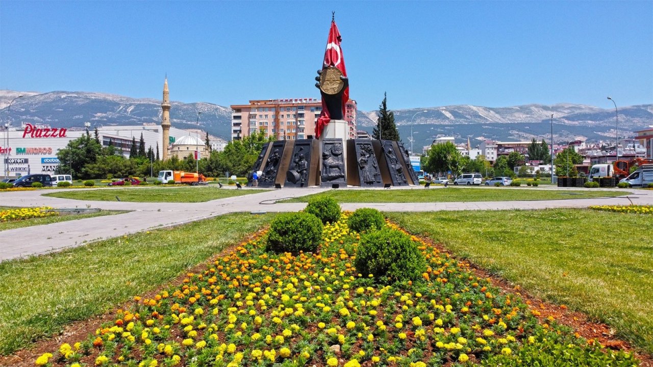 Kahramanmaraş’a Kahramanlık Ünvanı Verilişinin 51. Yıl Dönümü