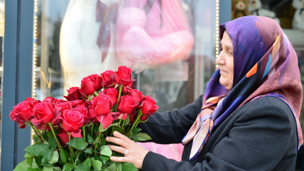 Kahramanmaraş'ta Depremzede Esnafın 14 Şubat Sevgililer Günü Mesaisi
