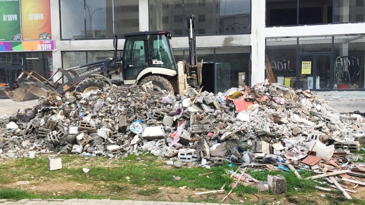 Kahramanmaraş'ta Caddeler Hafriyat Atıklarından Temizleniyor