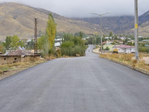 Büyükşehir sıcak asfalt hizmetiyle Bozhöyük’te…