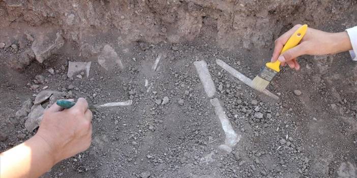 Kahramanmaraş'ta 7 bin 600 yıl öncesine tarihlenen çocuk iskeleti bulundu