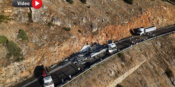 Kahramanmaraş-Kayseri kara yolu yine kapandı: Kumaş yüklü tır devrildi