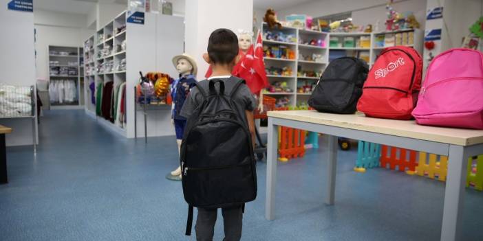 Çocuğu İlköğretim ve Ortaöğretime Giden Ailelere Müjde! Giyim, Ayakkabı, Çanta, Kırtasiye Yardımları İçin 450 Milyon TL Kaynak