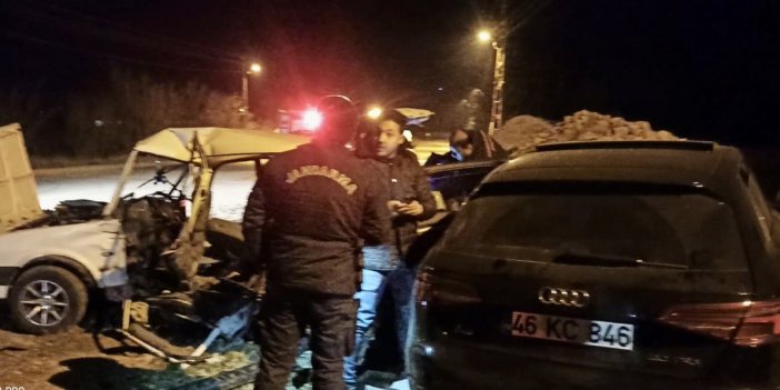 afsinde-iki-otomobil-carpisti-5-yarali.jpeg