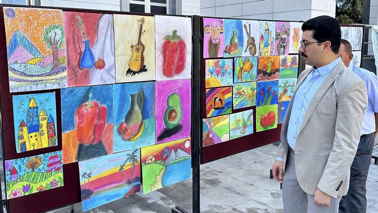 renklerle-dolu-hikayeler-pazarcik-resim-sergisi-goz-kamastiriyor.jpeg