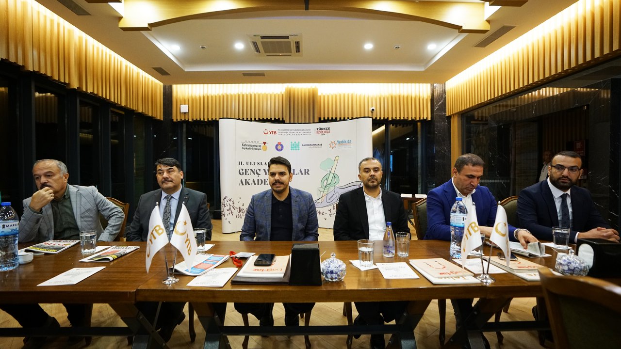 edebiyatin-baskenti-2-uluslararasi-genc-yazarlar-akademisine-ev-sahipligi-yapti.jpg
