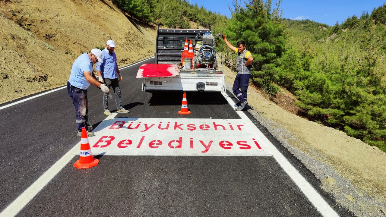 kahramanmaras-trafik-guvenligi-yenilenen-isaretlerle-sorunsuz-ulasim.jpg
