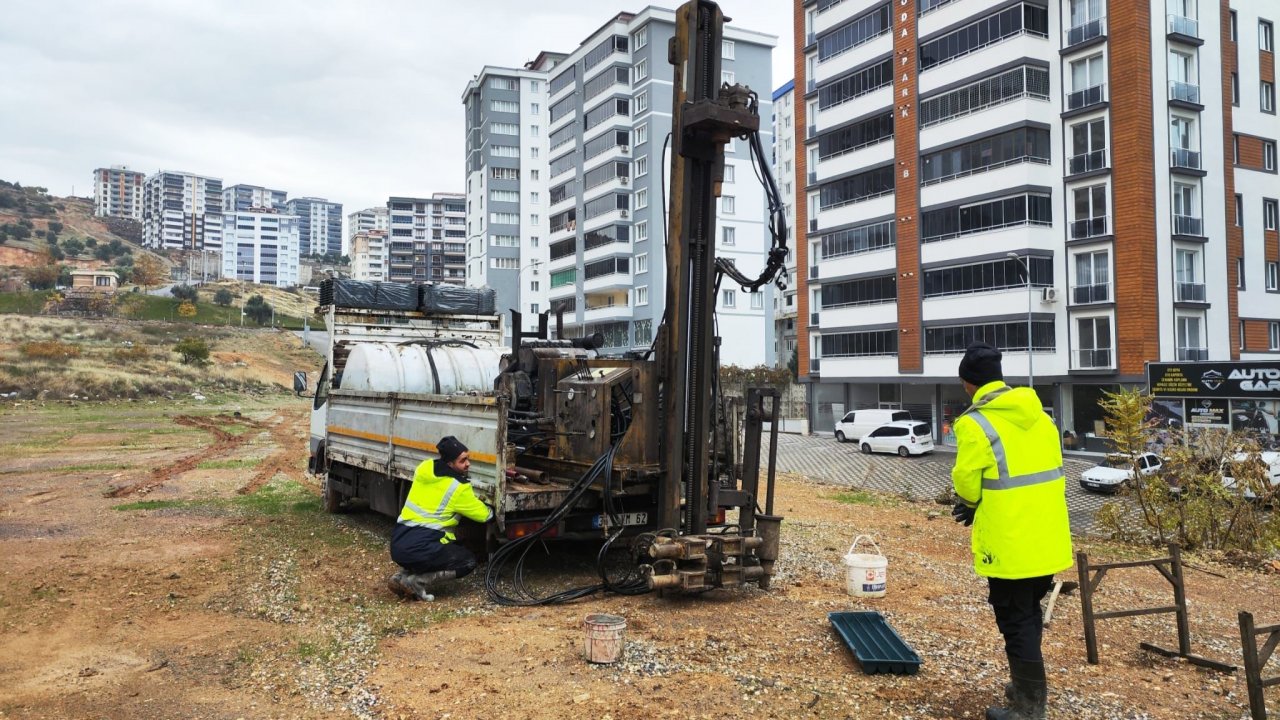 kahramanmarasta-sondajlar-tam-gaz-zemin-durumunu-netlestirmek-icin-calismalar-suruyor.jpg