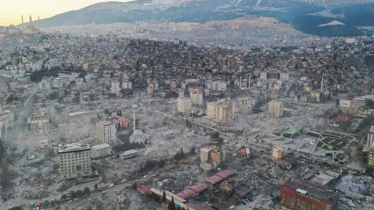 2023te-turkiye-dunya-yakin-tarihinin-en-olumcul-depremlerine-sahit-oldu.webp