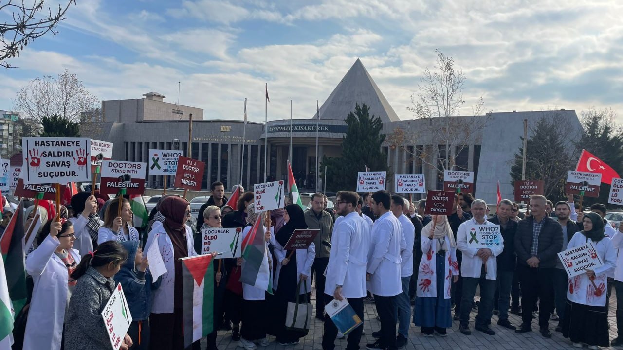 kahramanmarasta-gazze-saldirilarina-karsi-hekimlerden-guclu-durus-sessiz-yuruyus.jpg