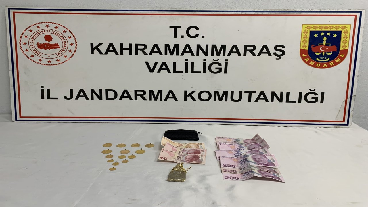 aa-20240617-34902540-34902539-kahramanmarasta-ici-para-ve-altin-dolu-kese-bulan-kisi-sahibine-teslim-etti.jpg