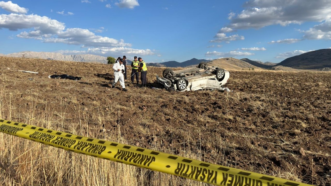 aa-20240703-35043996-35043995-kahramanmarasta-tarlaya-devrilen-otomobildeki-1-kisi-oldu-4-kisi-yaralandi.jpg