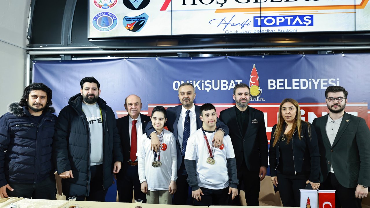 baskan-toptastan-48-spor-kulubune-15-milyon-tllik-dev-destek.jpeg