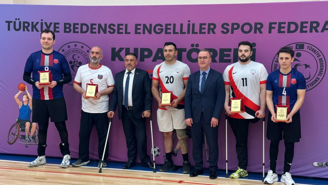 oturarak-voleybol-takimi-7.jpg