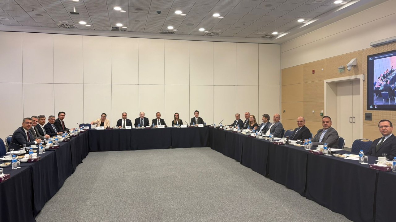 tobb-cimento-meclisi-baskanligina-adil-sani-konukoglu-secildi-2.jpeg