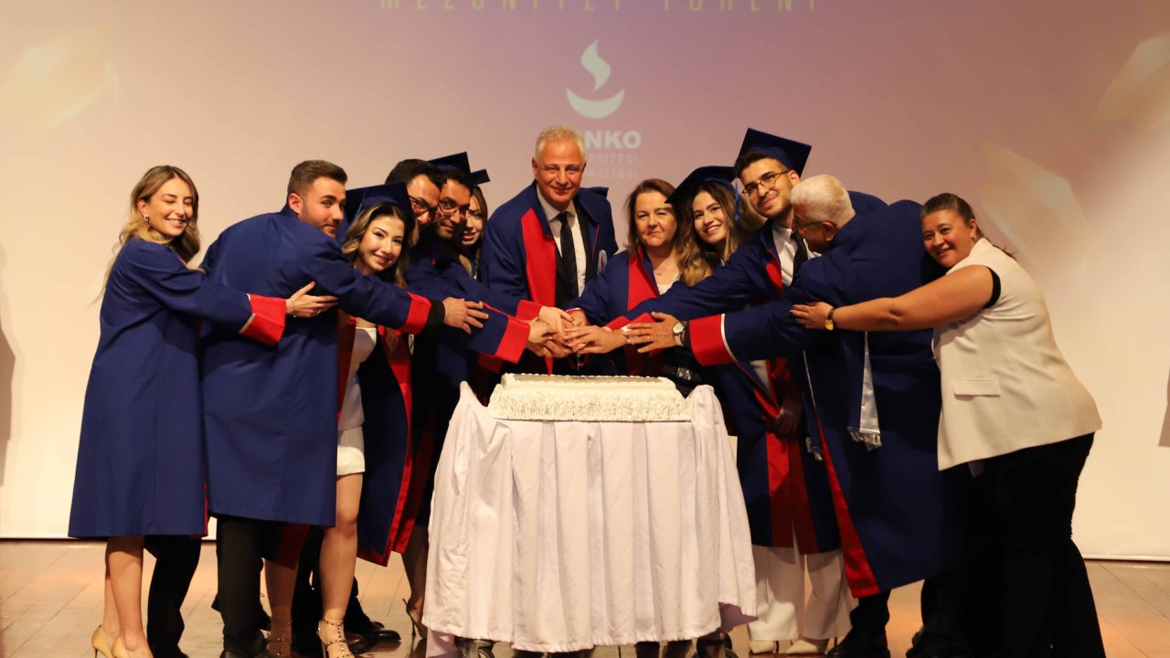 sanko-universitesinde-mezuniyet-coskusu-9.jpg