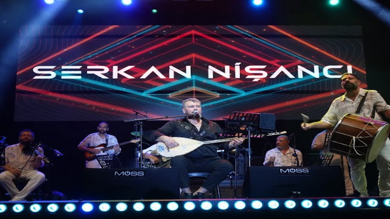 onbinlerce-kisinin-coskuyla-katildigi-blueland-genclik-festivali-sona-erdi-2.jpeg