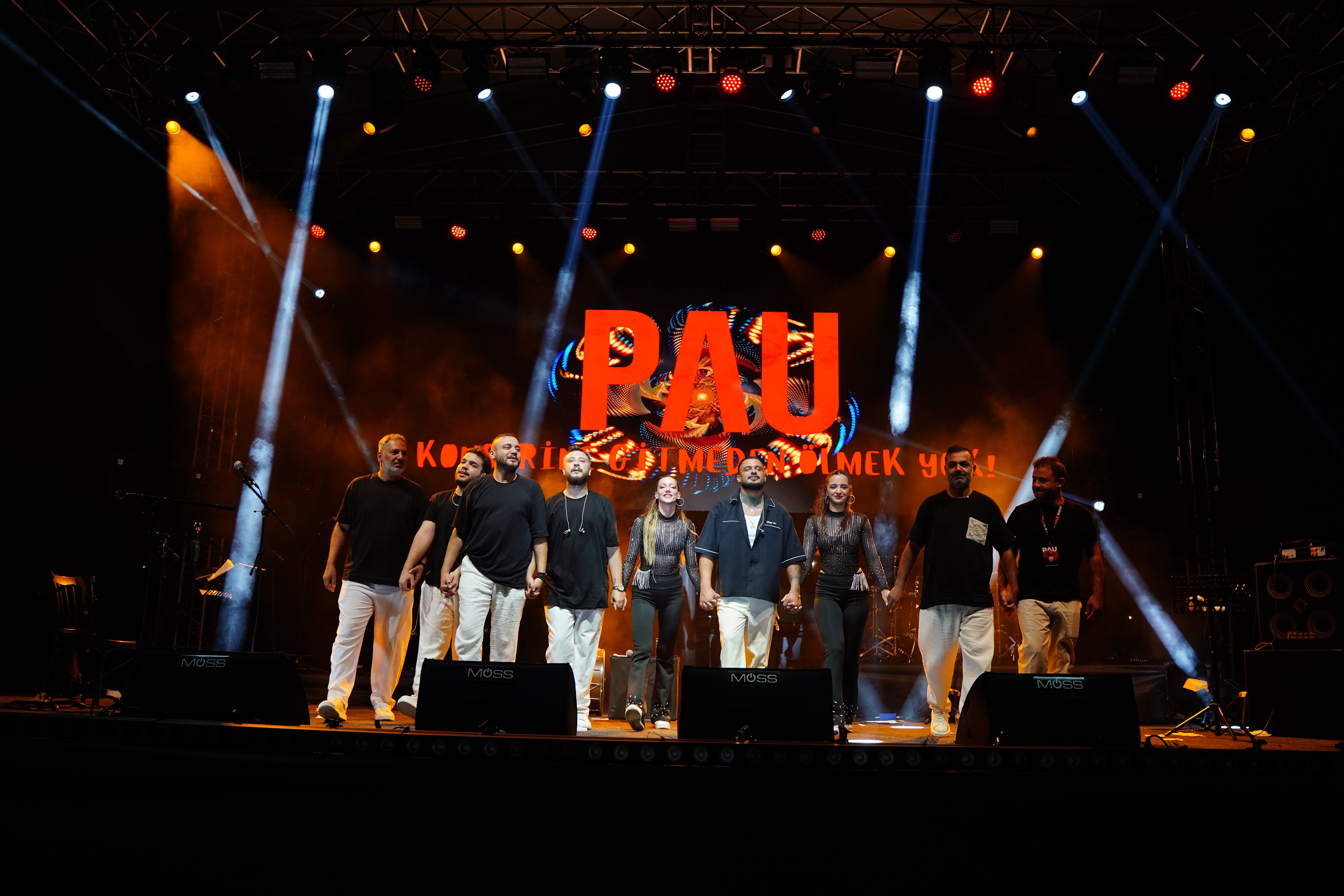 onbinlerce-kisinin-coskuyla-katildigi-blueland-genclik-festivali-sona-erdi-5.jpeg