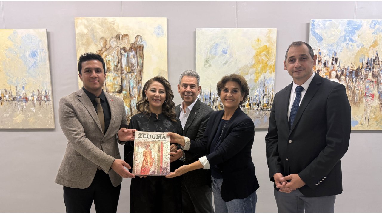 ressam-ayla-erdog-cetin-sanko-sanat-galerisinde-sergi-acti-7.jpg