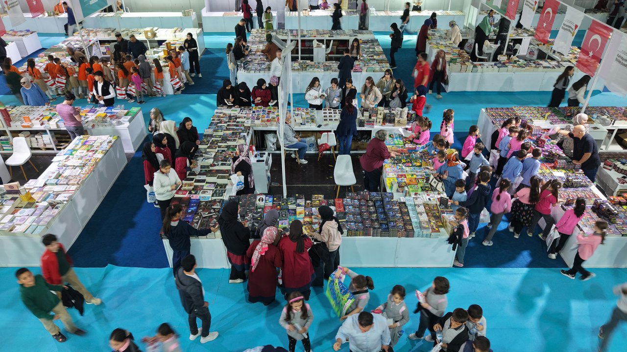 kitap-fuari-2.jpg