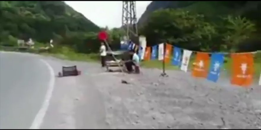 Rizeli küçük çocuklar kendi imkanlarıyla AK Parti'ye oy topluyor